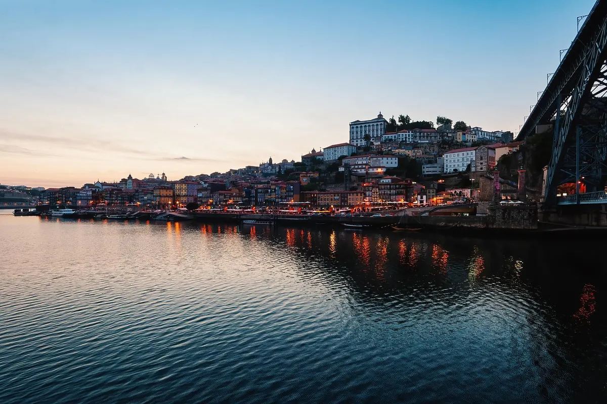Writing the Local River: An Essayist's Guide to Place-Based Research